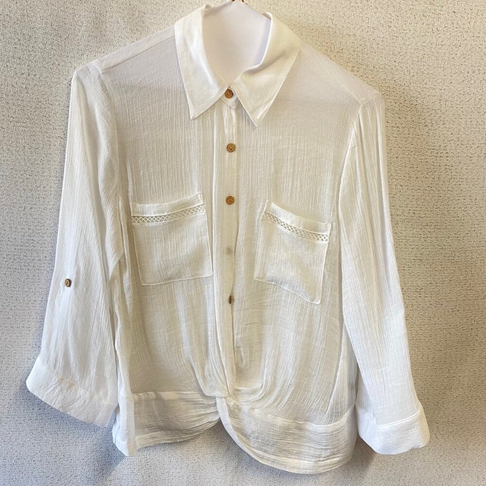 A. Byer Ladies Size: S White Sheer Button Up Long Sleeve Blouse w/Two Pockets